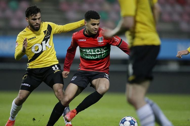 中占据一席 中占据一席