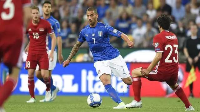 闻层出不穷 闻层出不穷