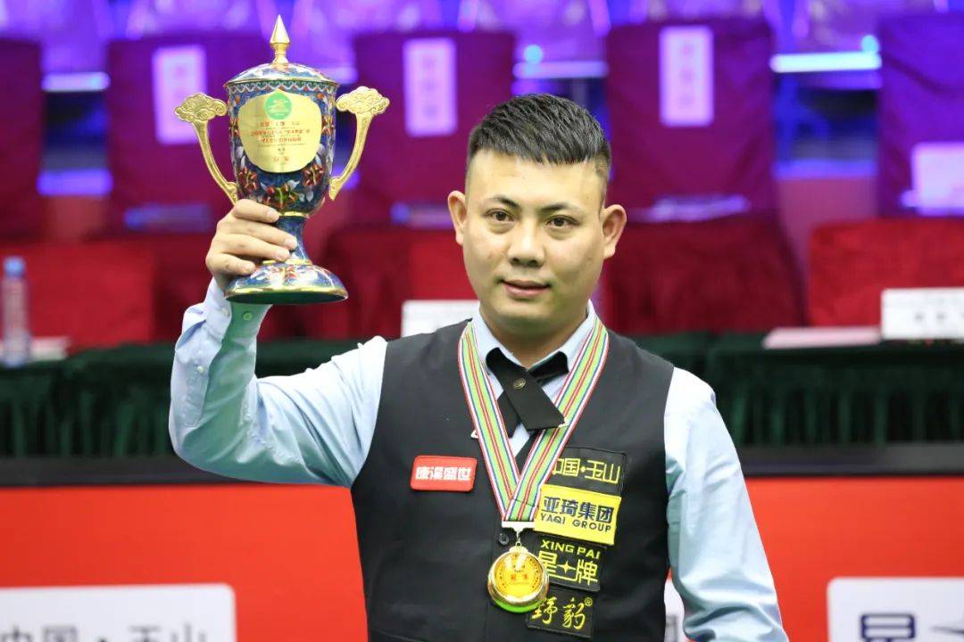 更透露出一 更透露出一